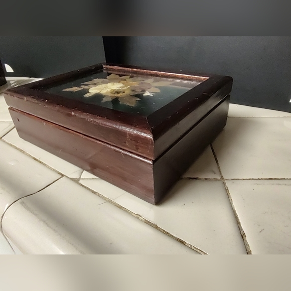 Jewelry Box - Picture 3 of 11